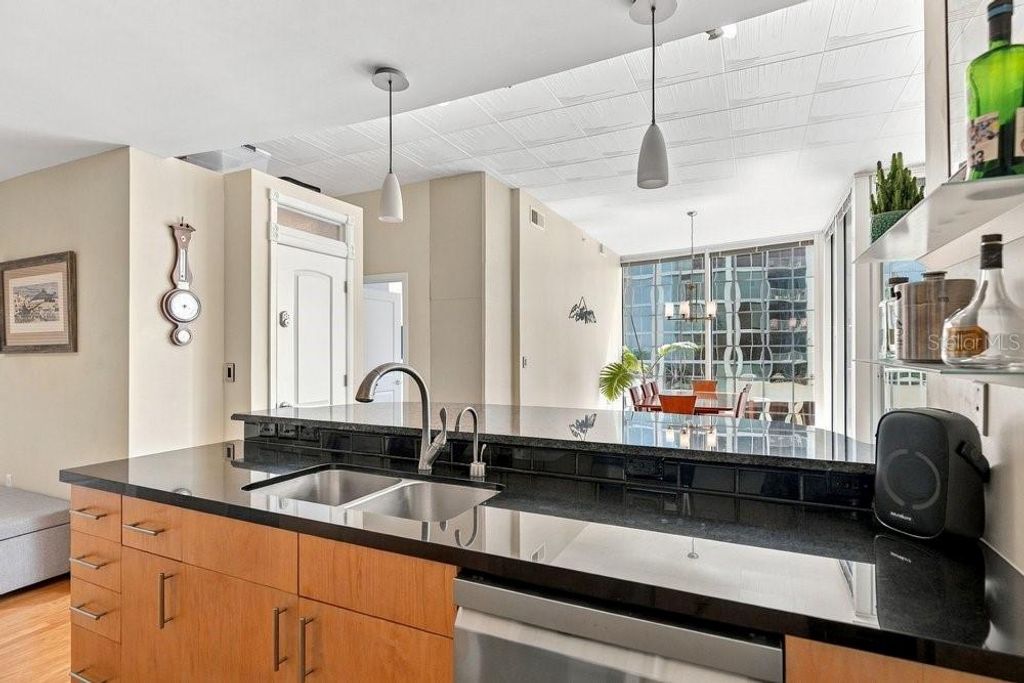 Image 4 of property listing at 155 S COURT AVENUE 1102, Orlando, FL 32801