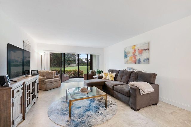 5055 Oak Hill Lane 213, Delray Beach, FL 33484