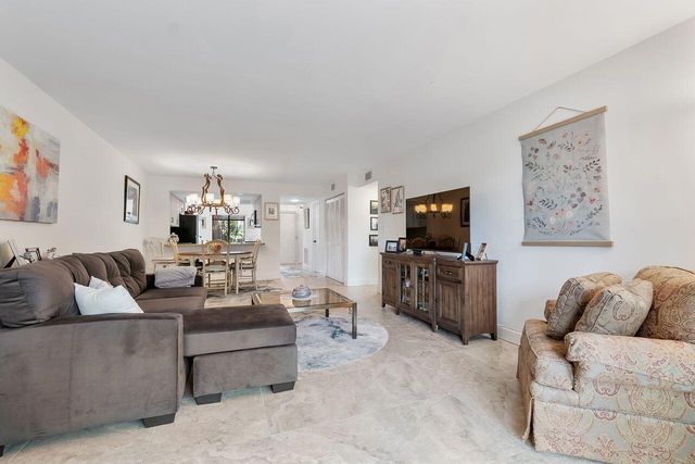 5055 Oak Hill Lane 213, Delray Beach, FL 33484
