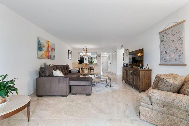 5055 Oak Hill Lane 213, Delray Beach, FL 33484