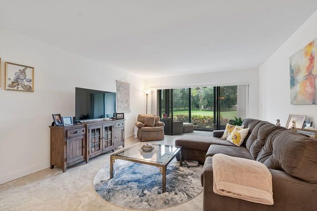5055 Oak Hill Lane 213, Delray Beach, FL 33484