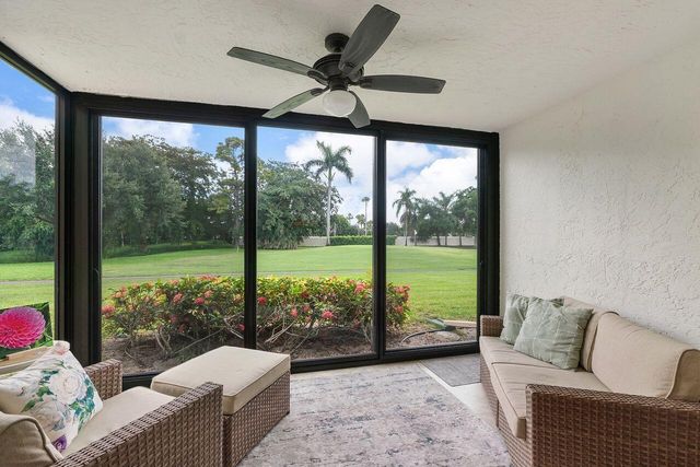 5055 Oak Hill Lane 213, Delray Beach, FL 33484