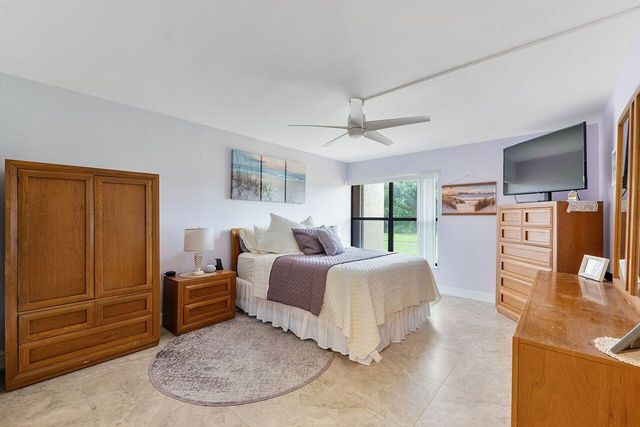 5055 Oak Hill Lane 213, Delray Beach, FL 33484