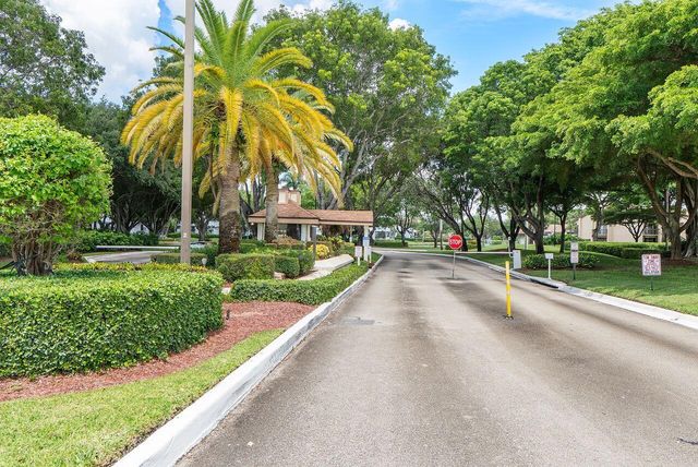 5055 Oak Hill Lane 213, Delray Beach, FL 33484