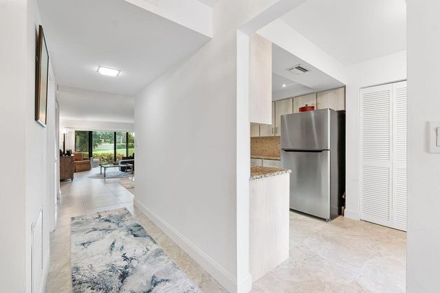 5055 Oak Hill Lane 213, Delray Beach, FL 33484