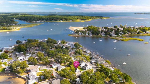 8 Cottage Street, Wareham, MA 02571