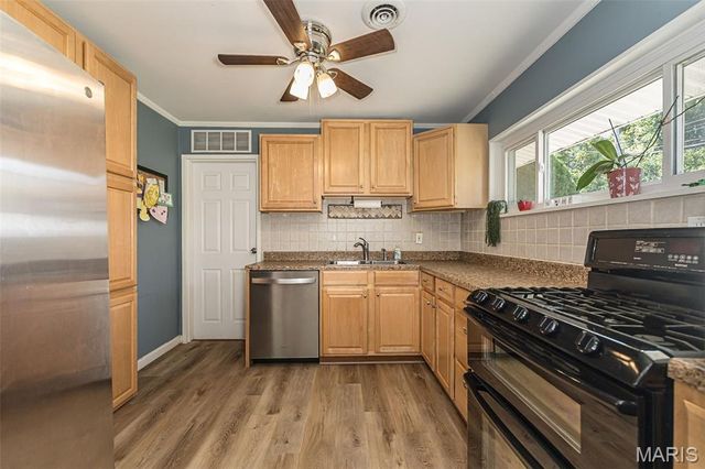 7104 Fernbrook Drive, St Louis, MO 63123