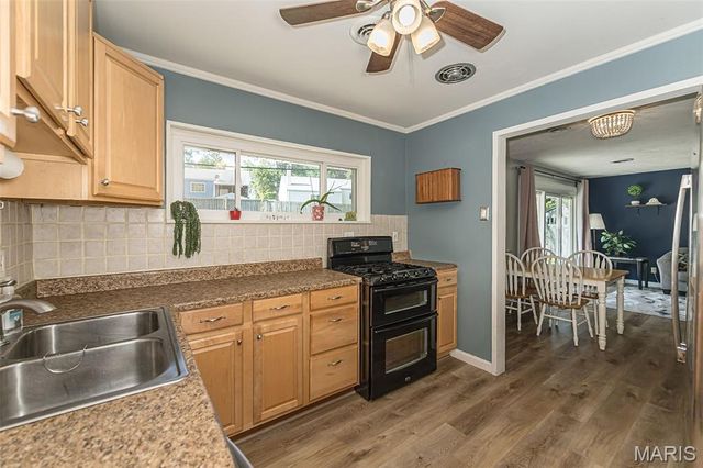7104 Fernbrook Drive, St Louis, MO 63123