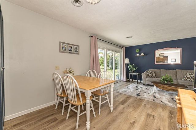 7104 Fernbrook Drive, St Louis, MO 63123