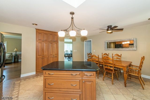 18 Stonewyck Dr, Hillsborough Twp., NJ 08844