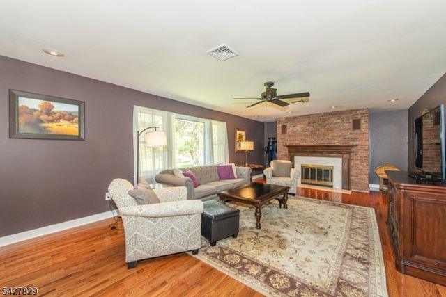 18 Stonewyck Dr, Hillsborough Twp., NJ 08844