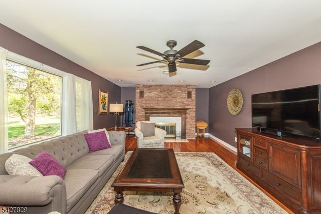 18 Stonewyck Dr, Hillsborough Twp., NJ 08844