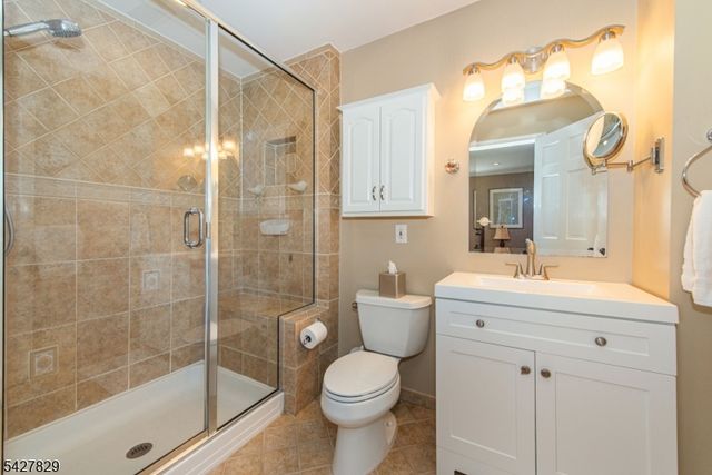 18 Stonewyck Dr, Hillsborough Twp., NJ 08844
