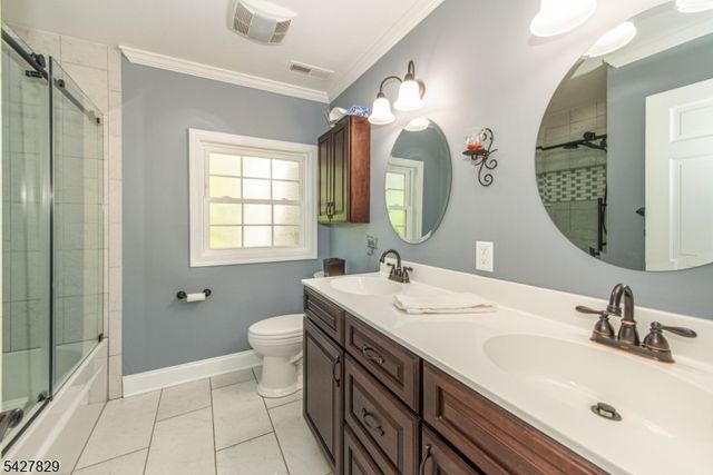 18 Stonewyck Dr, Hillsborough Twp., NJ 08844