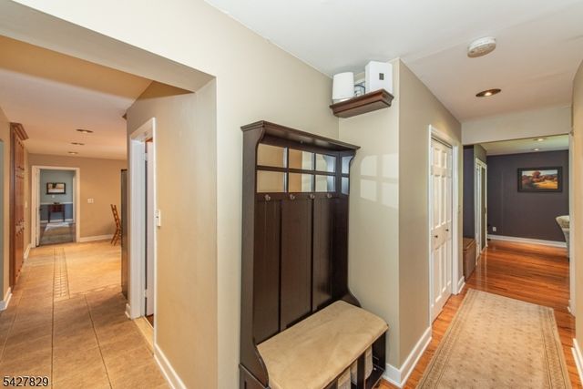 18 Stonewyck Dr, Hillsborough Twp., NJ 08844