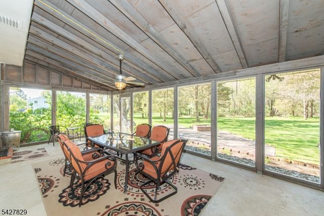 18 Stonewyck Dr, Hillsborough Twp., NJ 08844