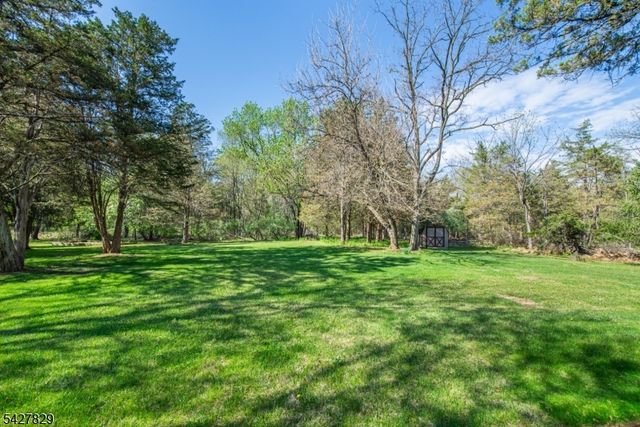 18 Stonewyck Dr, Hillsborough Twp., NJ 08844
