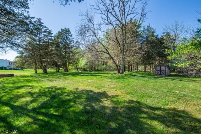 18 Stonewyck Dr, Hillsborough Twp., NJ 08844