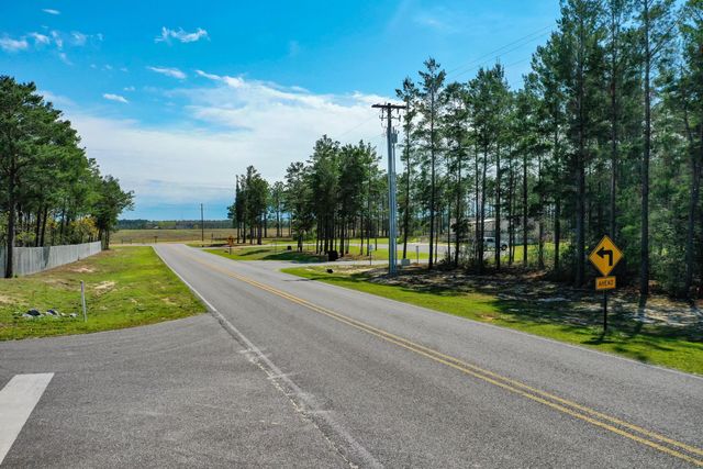 XXX Triple G Road, Defuniak Springs, FL 32433