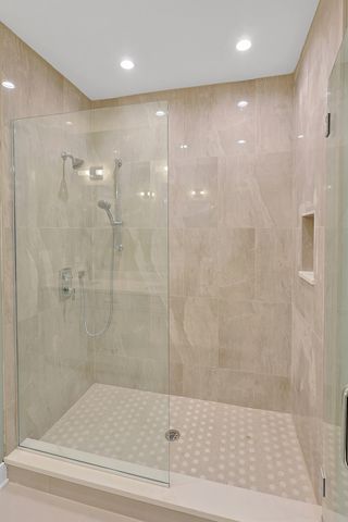 4217 S Indiana Avenue, Chicago, IL 60653