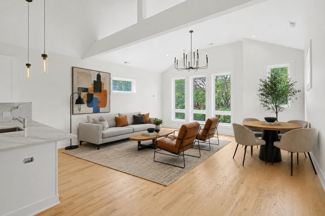 4217 S Indiana Avenue, Chicago, IL 60653