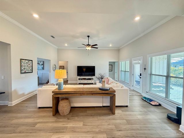 4144 Grassy Run St, Milton, FL 32583