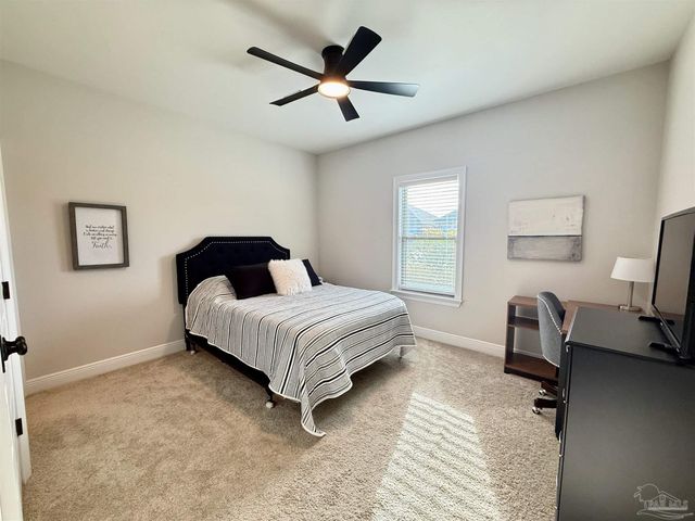 4144 Grassy Run St, Milton, FL 32583