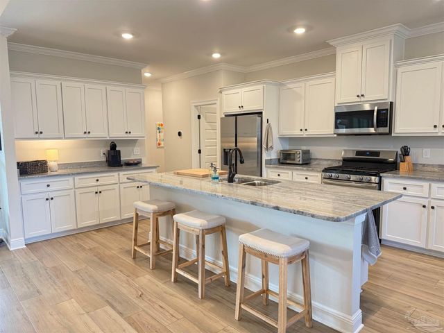 4144 Grassy Run St, Milton, FL 32583