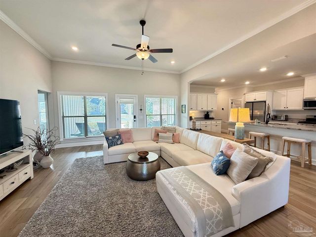 4144 Grassy Run St, Milton, FL 32583