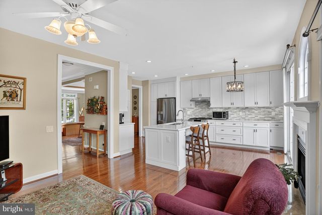 9574 LAGERSFIELD CIR, Vienna, VA 22181