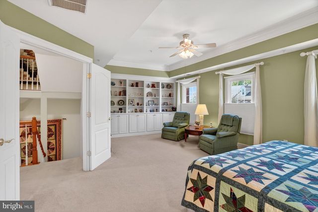9574 LAGERSFIELD CIR, Vienna, VA 22181