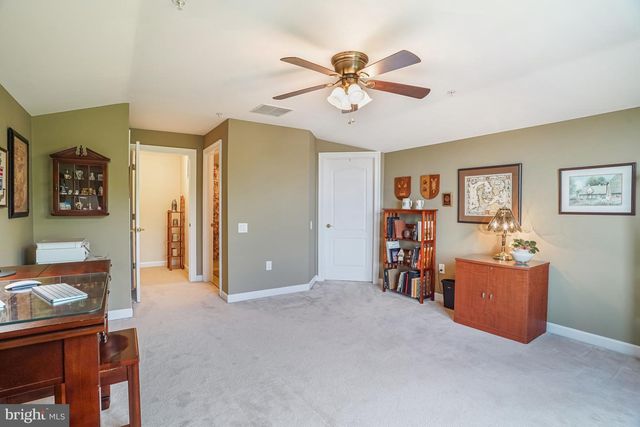 9574 LAGERSFIELD CIR, Vienna, VA 22181