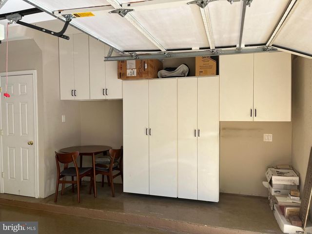 9574 LAGERSFIELD CIR, Vienna, VA 22181