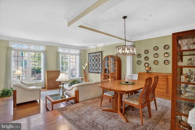 9574 LAGERSFIELD CIR, Vienna, VA 22181