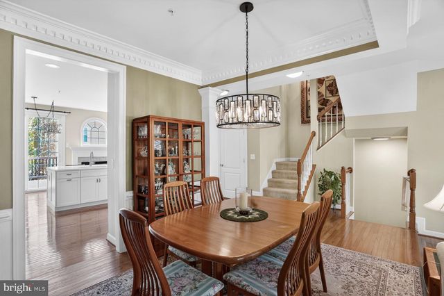 9574 LAGERSFIELD CIR, Vienna, VA 22181