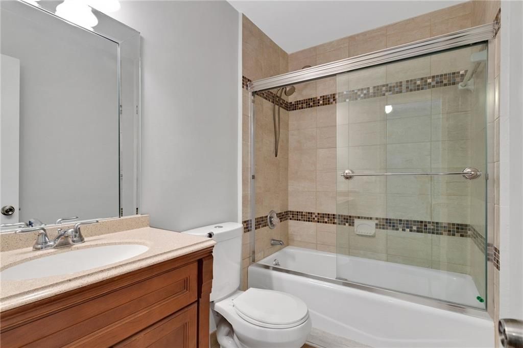 Image 17 of property listing at 1452 Briaroaks Trail NE, Atlanta, GA 30329