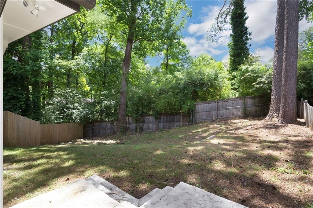 Image 26 of property listing at 1452 Briaroaks Trail NE, Atlanta, GA 30329