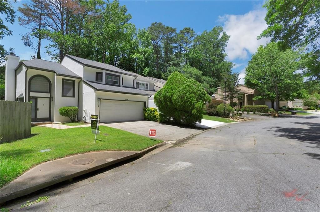 Image 30 of property listing at 1452 Briaroaks Trail NE, Atlanta, GA 30329