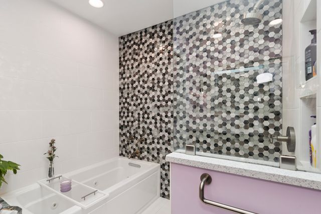 1017 Dawes Street, Libertyville, IL 60048