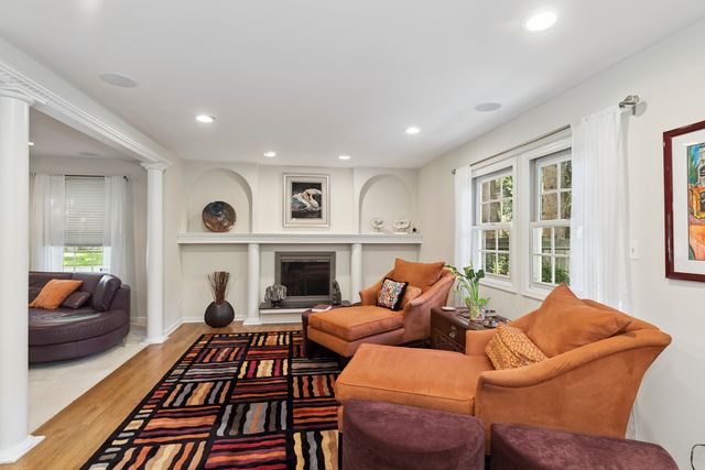 1017 Dawes Street, Libertyville, IL 60048