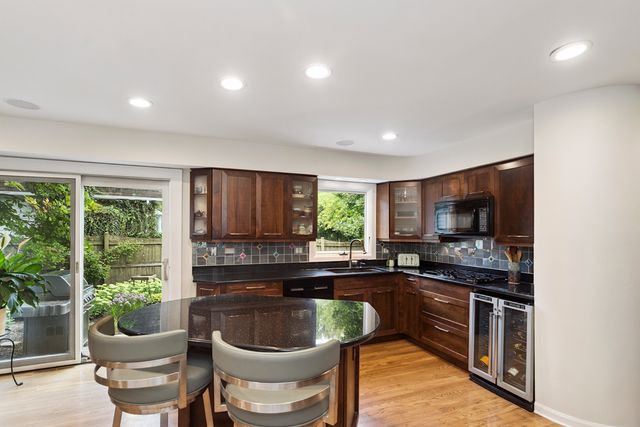 1017 Dawes Street, Libertyville, IL 60048