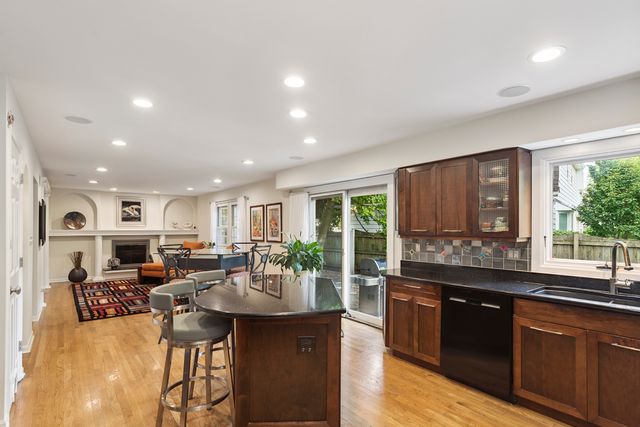 1017 Dawes Street, Libertyville, IL 60048
