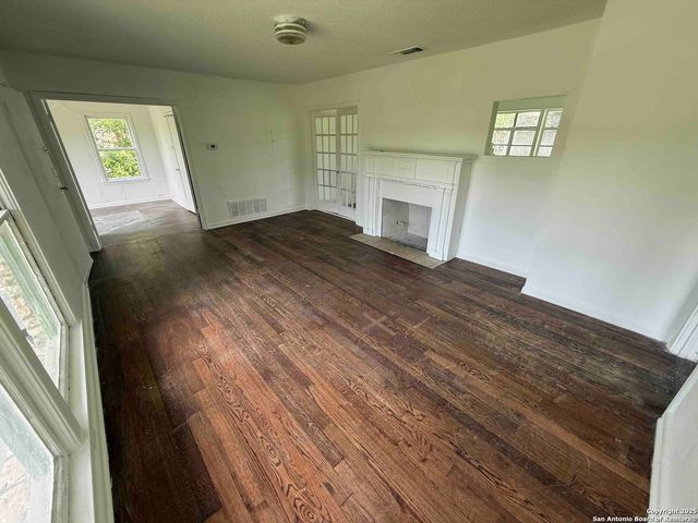 703 ALEXANDER HAMILTON DR, San Antonio, TX 78228