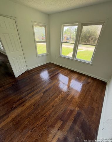 703 ALEXANDER HAMILTON DR, San Antonio, TX 78228
