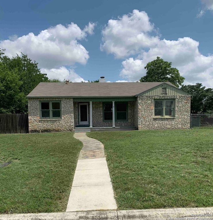 703 ALEXANDER HAMILTON DR, San Antonio, TX 78228