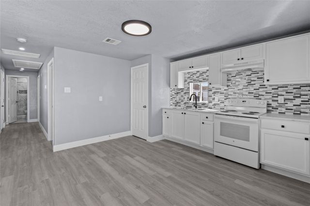 308 Marshall, Angleton, TX 77515