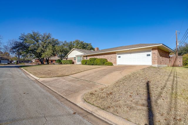 4228 Toledo Avenue, Fort Worth, TX 76133