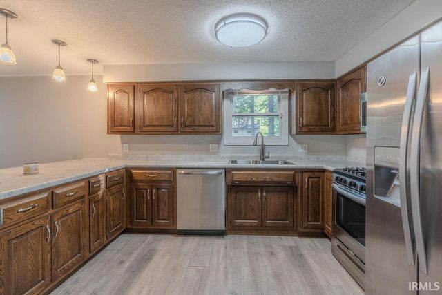 6334 Bennington Drive, Fort Wayne, IN 46815