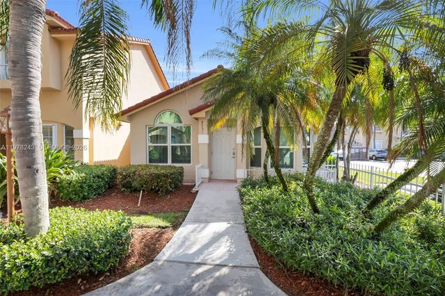 8751 SW 215th Ter, Cutler Bay, FL 33189