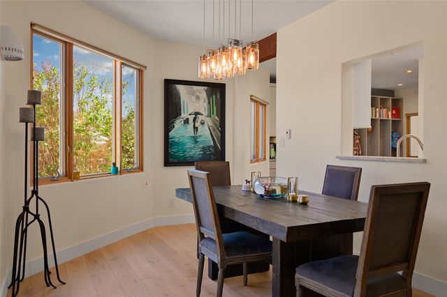 839 Camino Francisca, Santa Fe, NM 87506